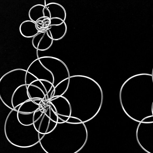 Extra long playful wire flower earrings handmade in Canada - Picture 6 of 7